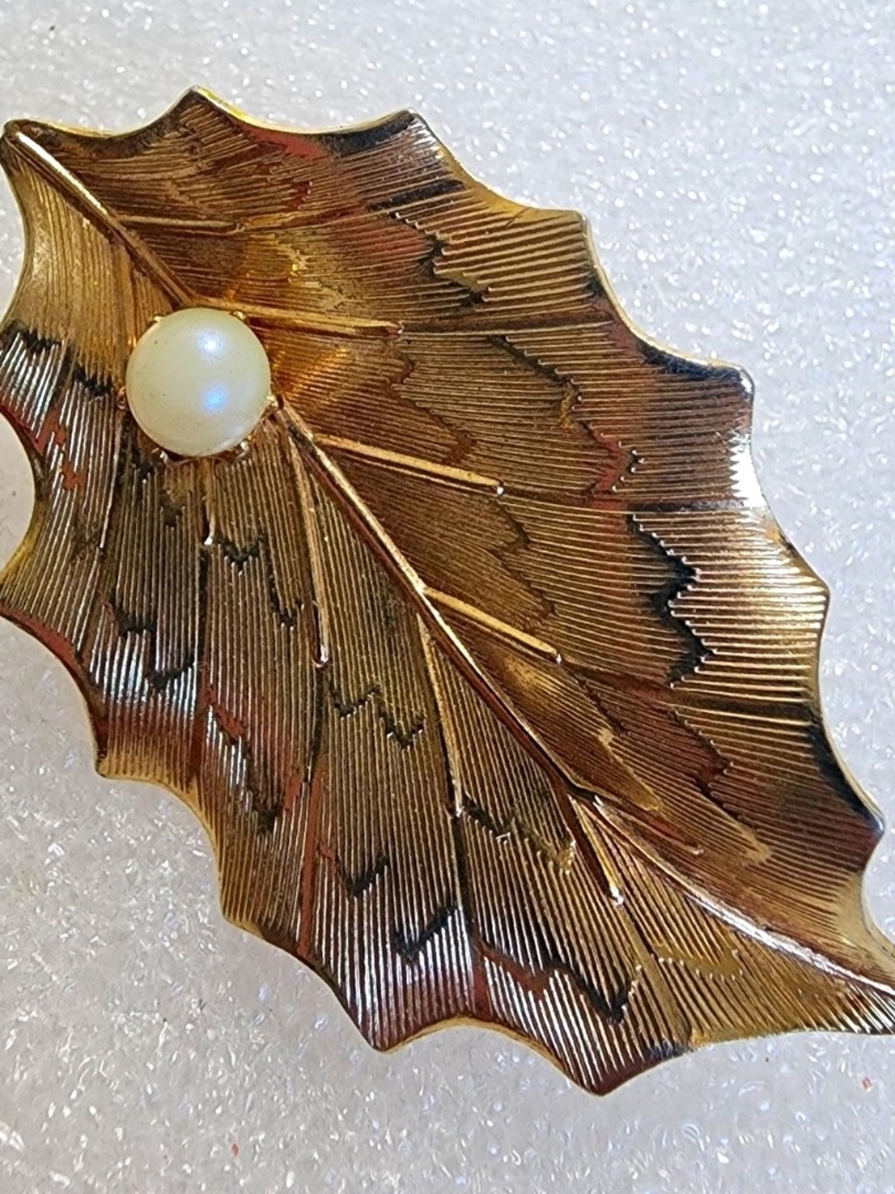 Gold Tone Holly Leaf Brooch Faux Pearl Christmas Holiday Pin 2.25"